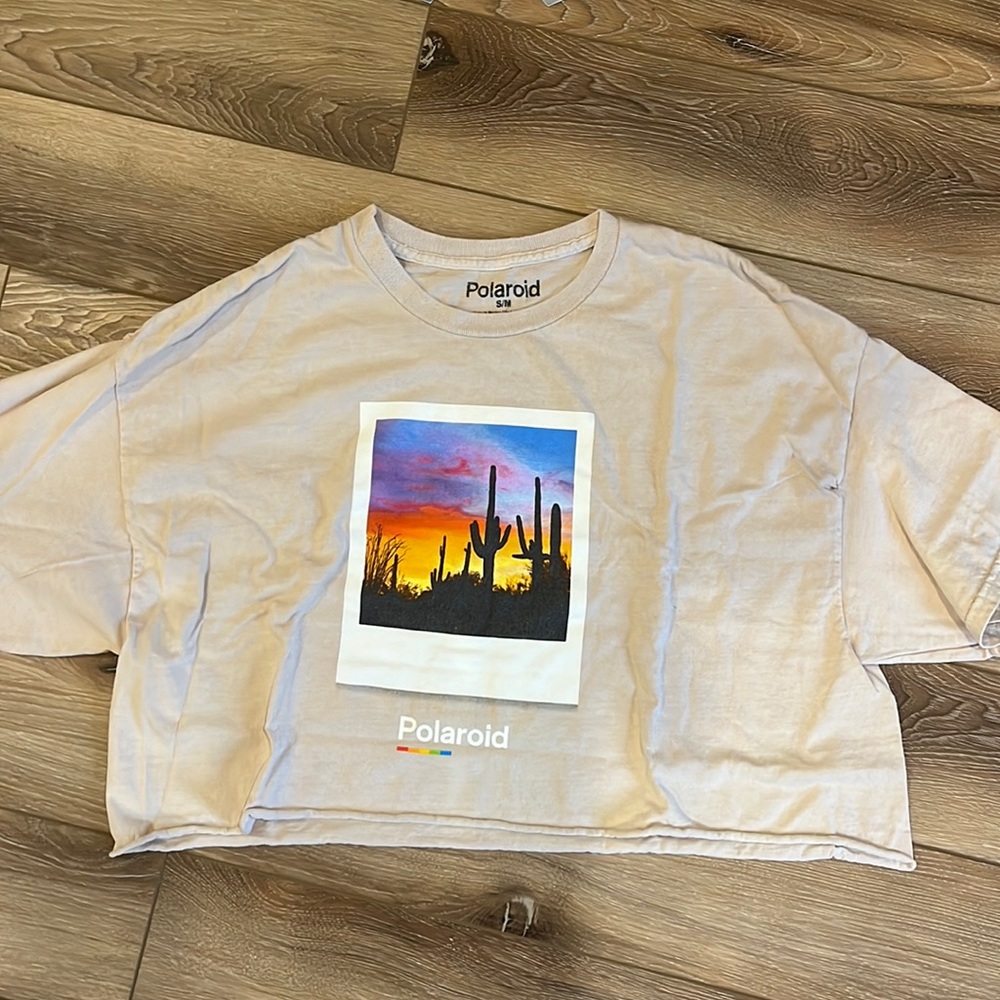 ✨3/$10✨ women’s Polaroid cropped t shirt